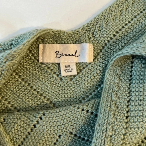 Becool‎ cropped knit tank. Sage green M/L - Picture 4 of 6
